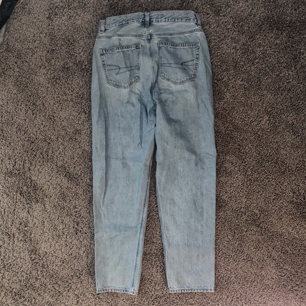 American Eagle Outfitters Light Wash Straight Leg Jeans - Picture 4 of 6